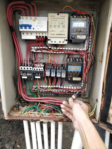 义乌低压配电箱维修的相关图片