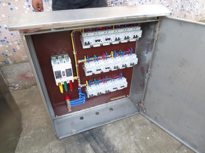 低压配电箱包括动力配电箱的相关图片