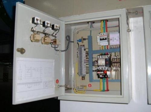 低压配电箱室内线路安装的相关图片