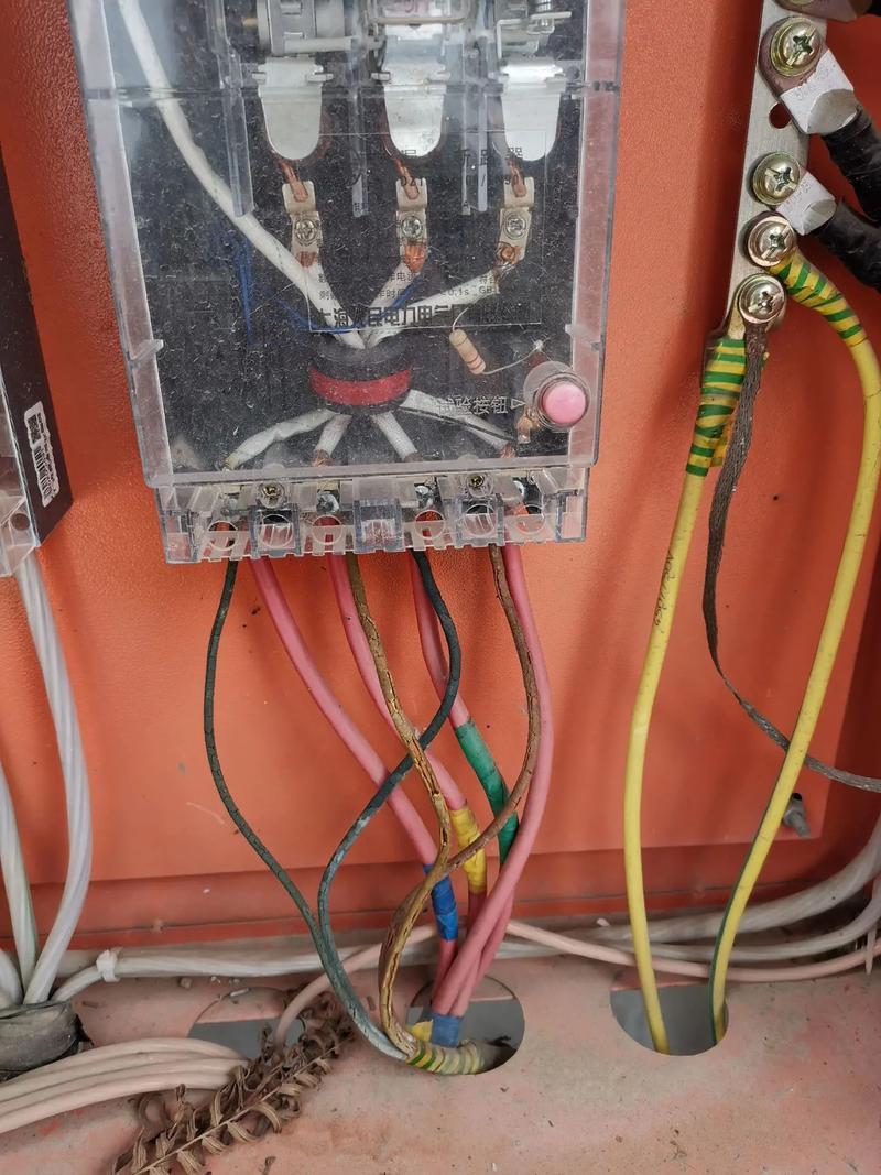 低压配电箱故障排除的相关图片