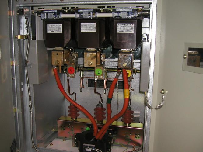 低压配电箱电线接头的相关图片