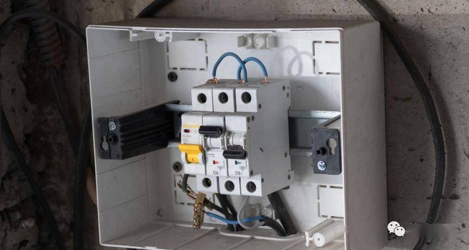 如何检修高低压配电箱的相关图片