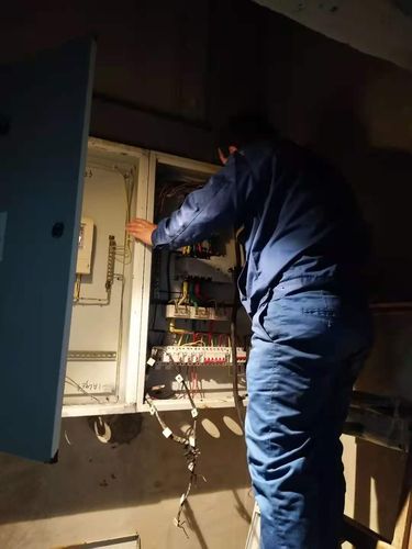 蚌埠小区高低压配电箱维修的相关图片